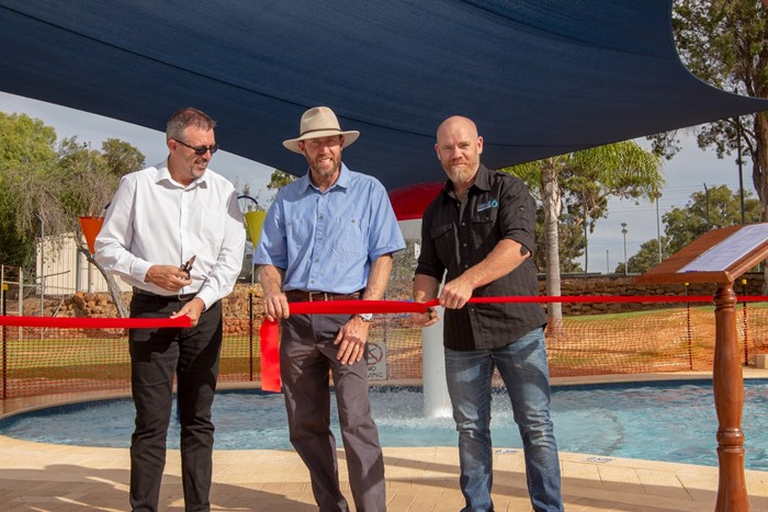 Image Gallery - cutting the ribbon
